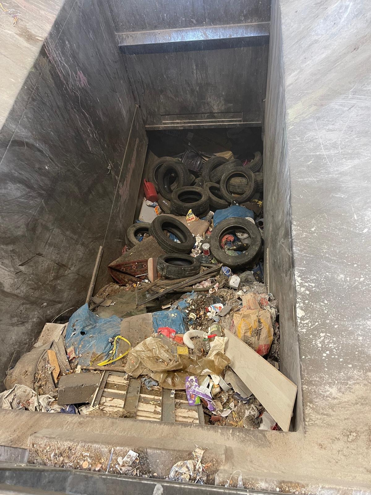 Container für Entsorgung und Sperrgut